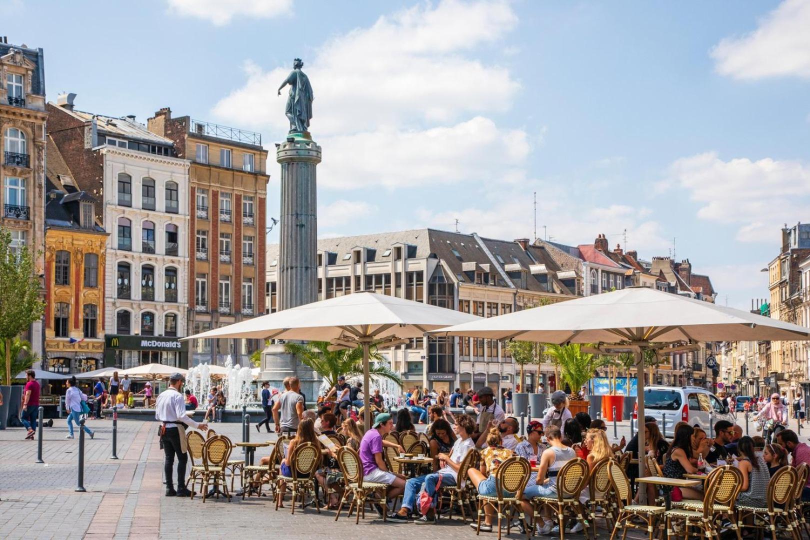 Appartement 2 Chambres Avec Parking, Proche Metro Lille Luaran gambar